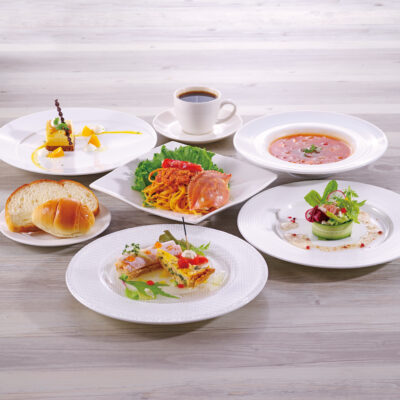 　ホテルこだわりのお料理をリーズナブルに　フルコースランチ‼